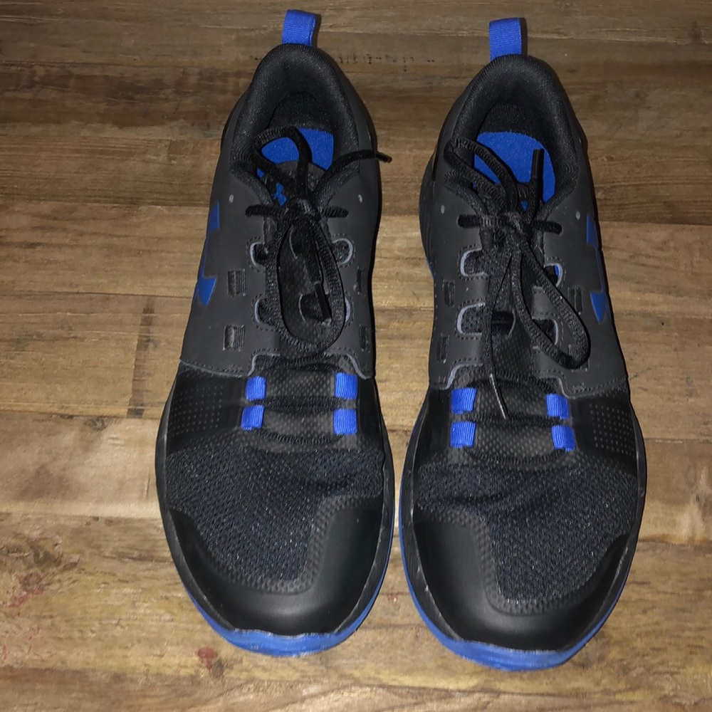 Under Armour Mens size 9.5